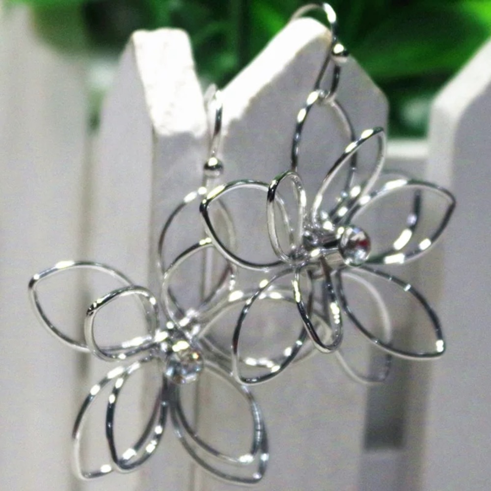 Women's earrings hollow double-layer flower